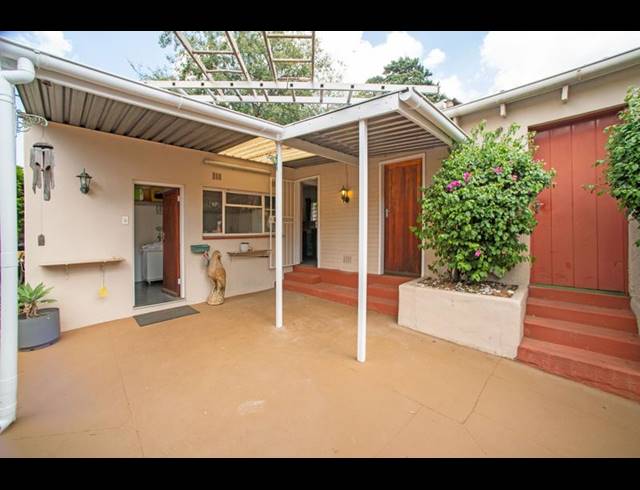 4 BEDROOM HOUSE FOR SALE IN WYCHWOOD